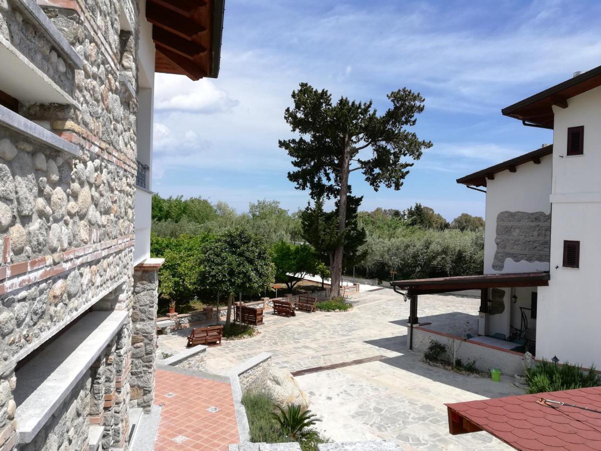Ludomar Country Residence - Rooms & Apartments Sant'Andrea Apostolo dello Ionio Exterior foto