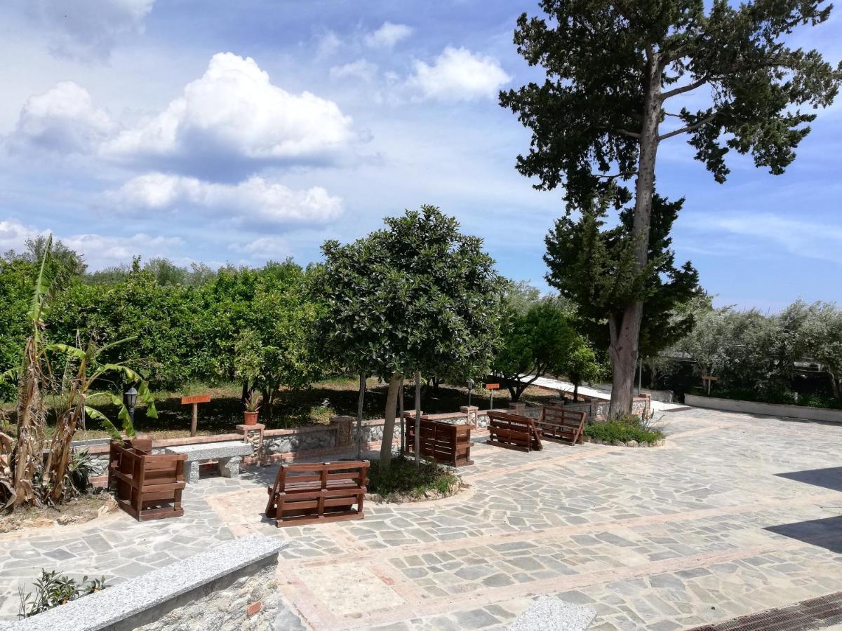 Ludomar Country Residence - Rooms & Apartments Sant'Andrea Apostolo dello Ionio Exterior foto